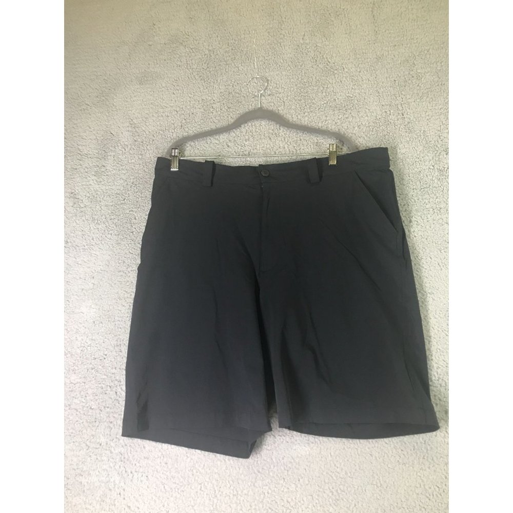 Under Armour Men Black Nylon Blend Stretch Golf Shorts Size 38 Flat Front Casual